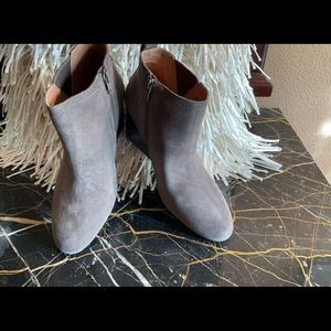 NWT Vionic Paloma Weather Resistant Comfort Wedge Booties Women's - Size 9